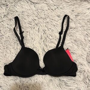 Xhilaration Lightly Lined T-Shirt Black Women's Underwire Bra